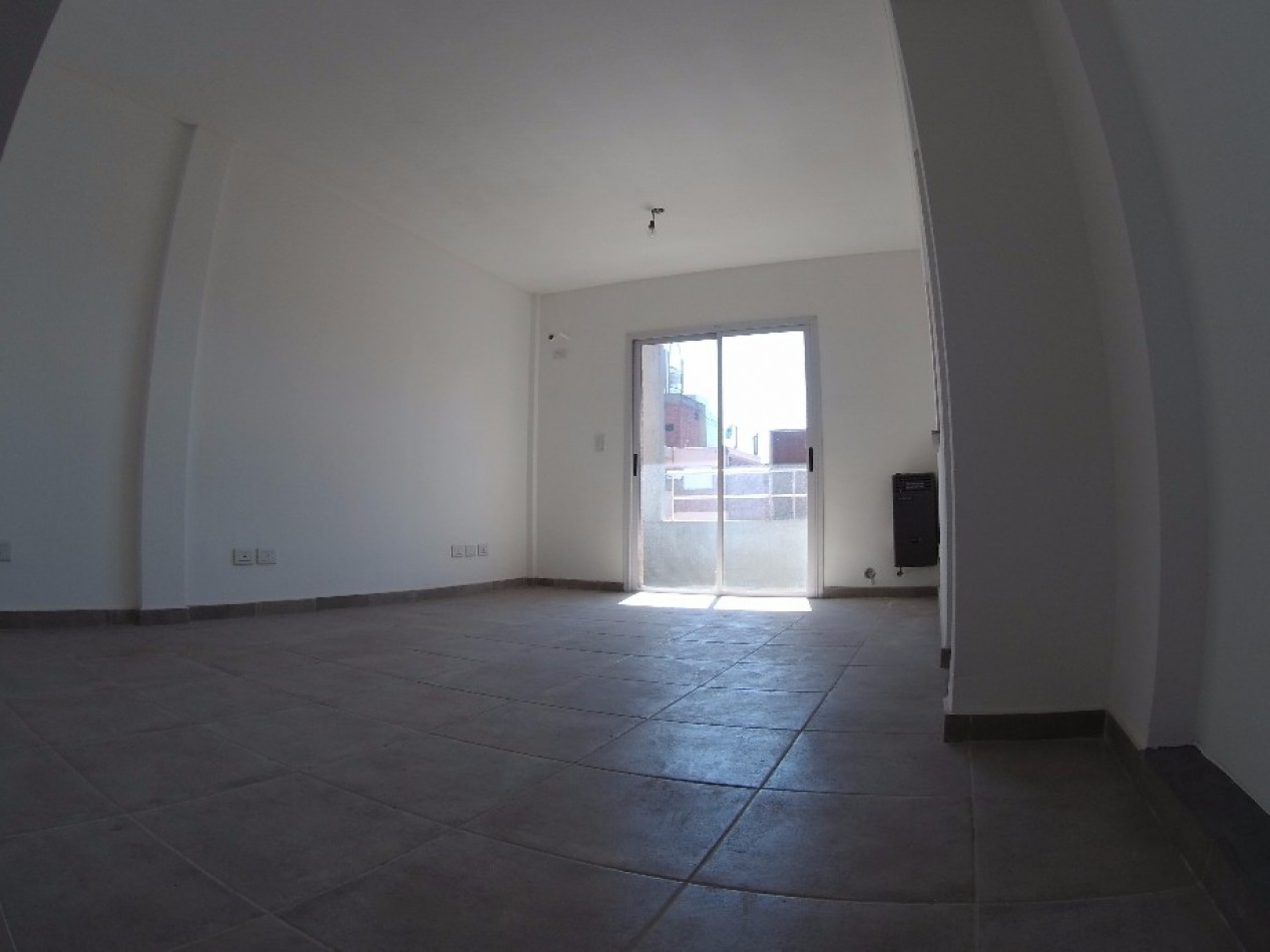 Semipiso 2 Amb ,  6° Piso, con Baulera - Venta- Moron Norte