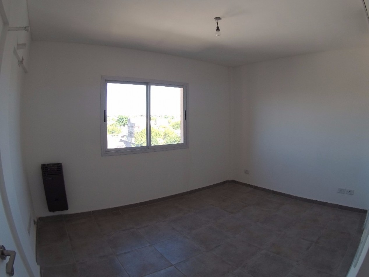 Semipiso 2 Amb ,  6° Piso, con Baulera - Venta- Moron Norte