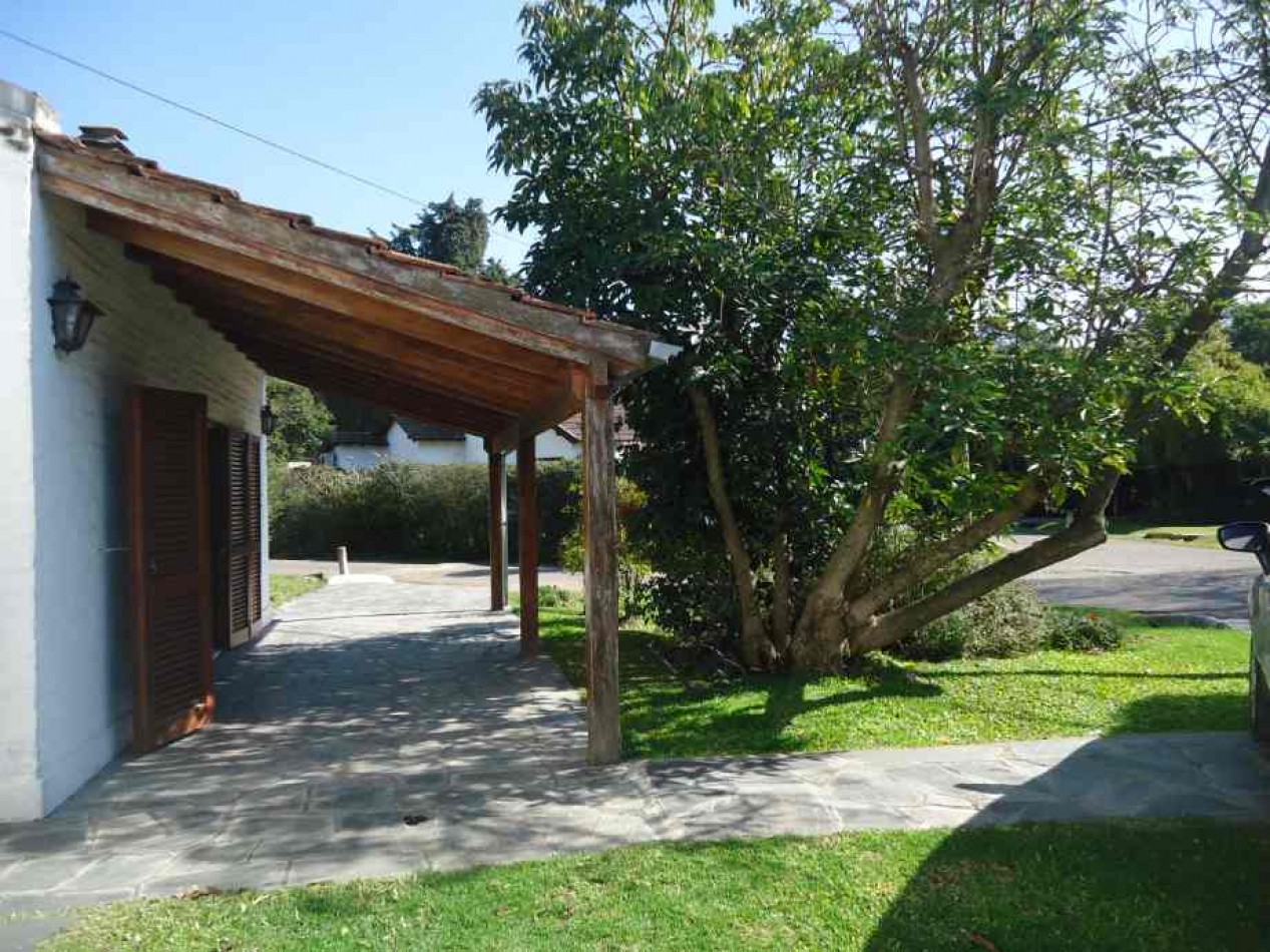 Chalet en venta en Country Barrio Las Lajas