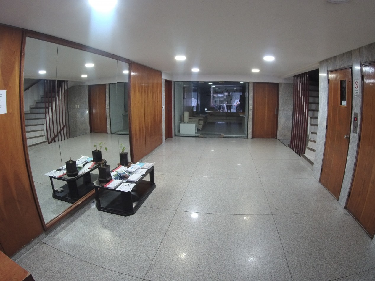 Venta  DEPARTAMENTO EN ZONA COMERCIAL -APTO PROFESIONAL-  MORON SUR