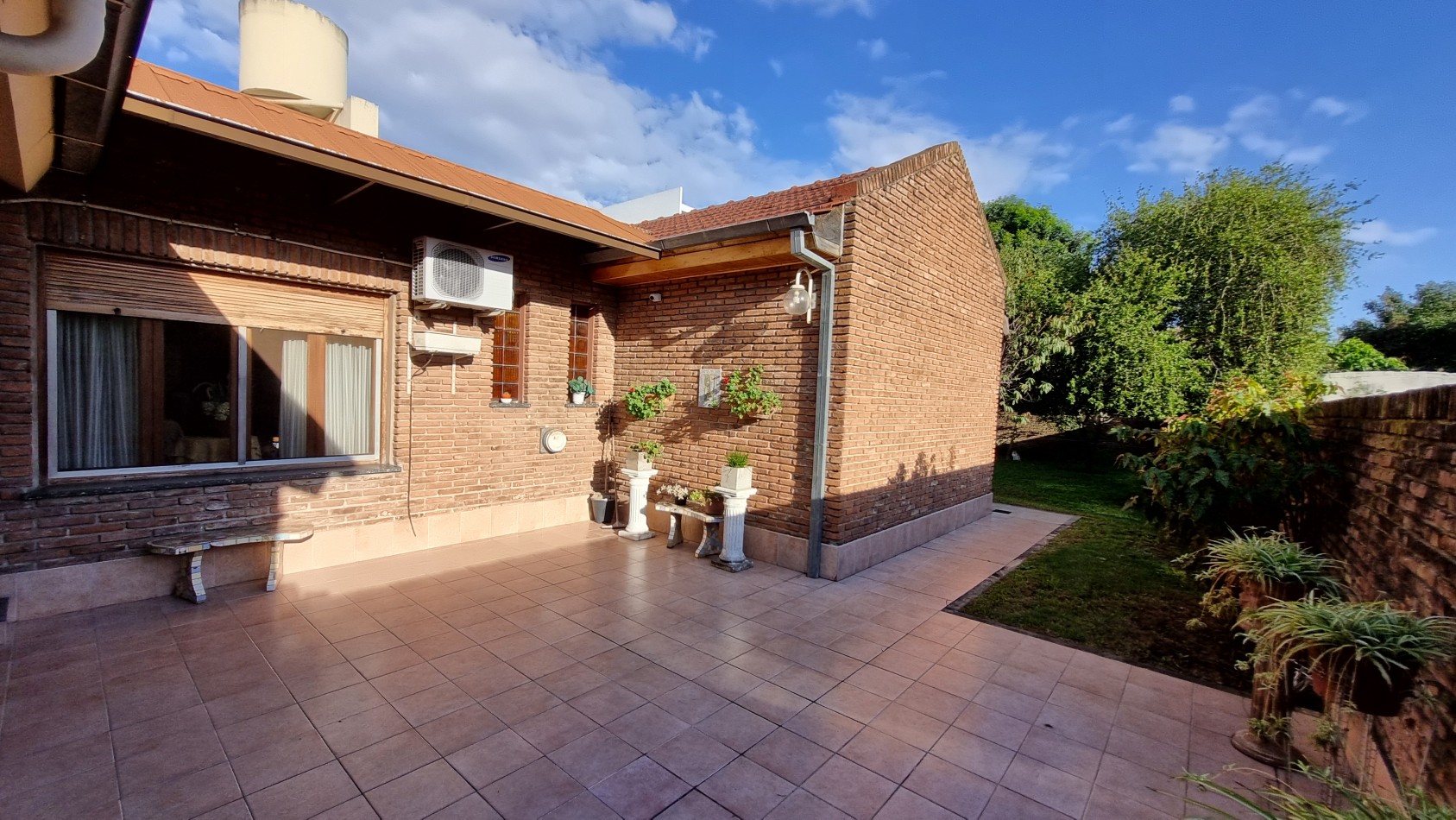 Venta casa en Villa Luzuriaga