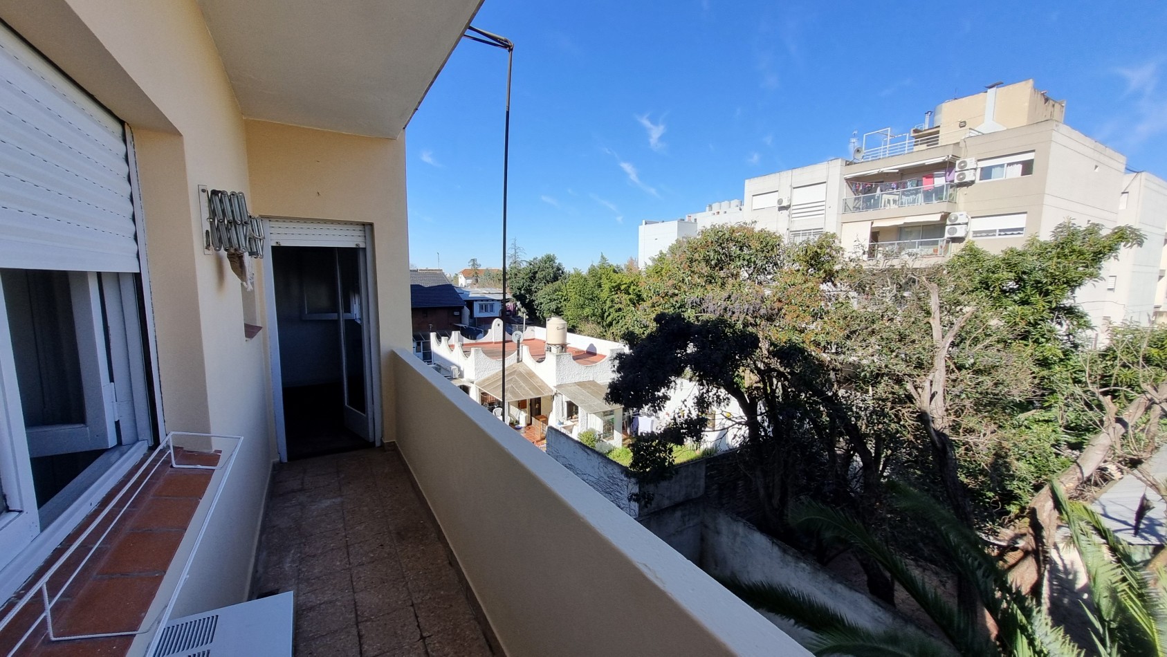 Departamento de tres ambientes a la venta en Castelar