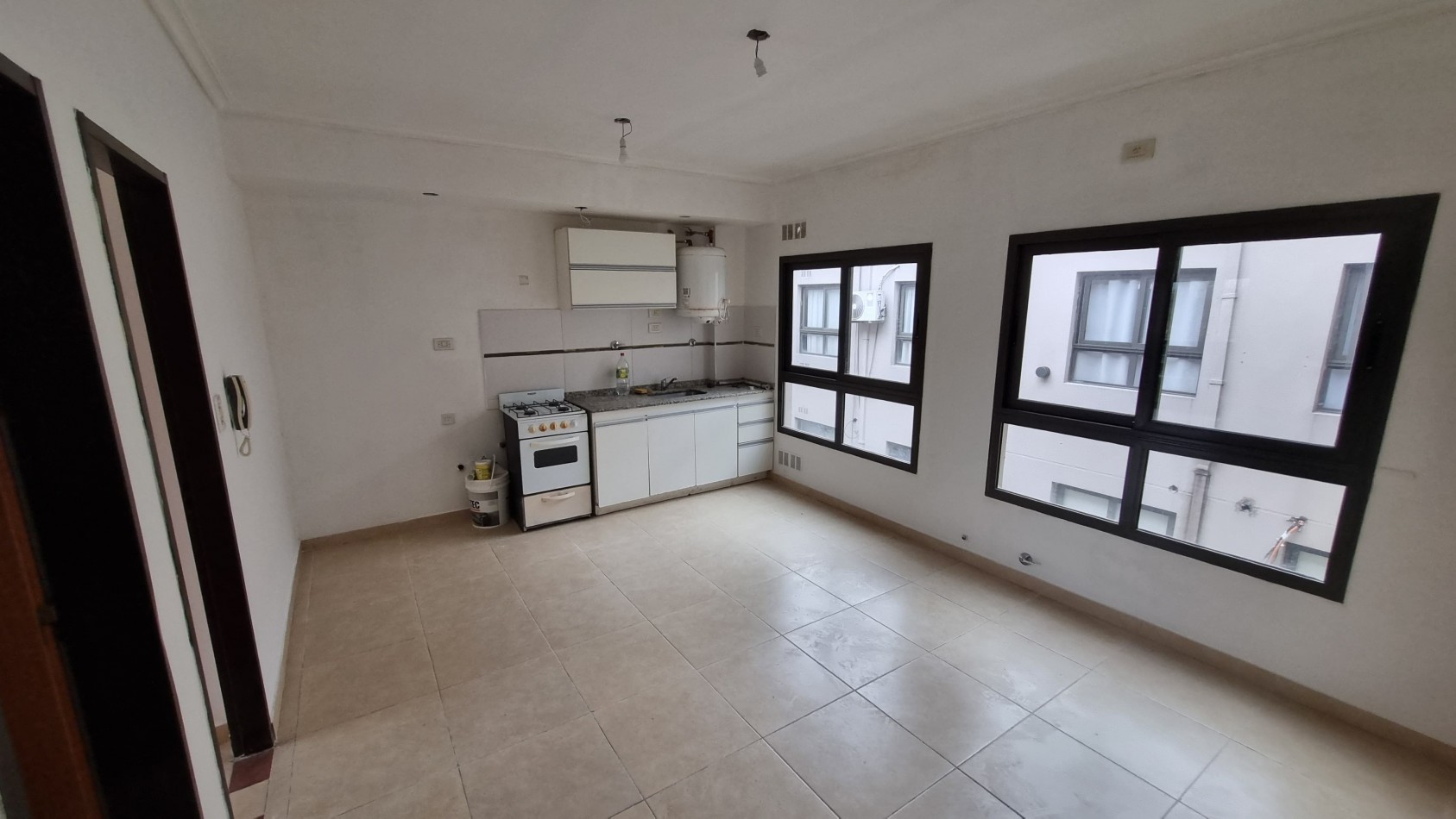 ALQUILER!!! Departamento 2 amb. en Moron Sur