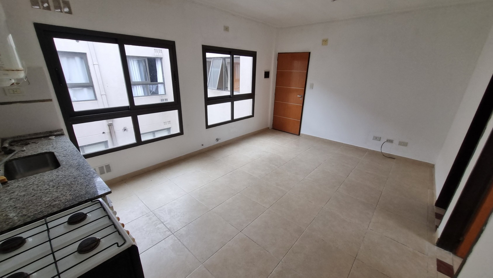 ALQUILER!!! Departamento 2 amb. en Moron Sur