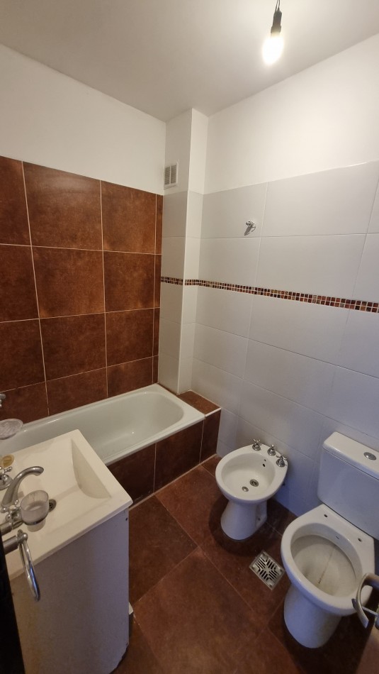 ALQUILER!!! Departamento 2 amb. en Moron Sur