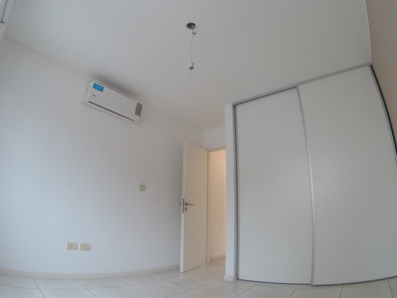 Venta departamento de dos ambientes en Castelar