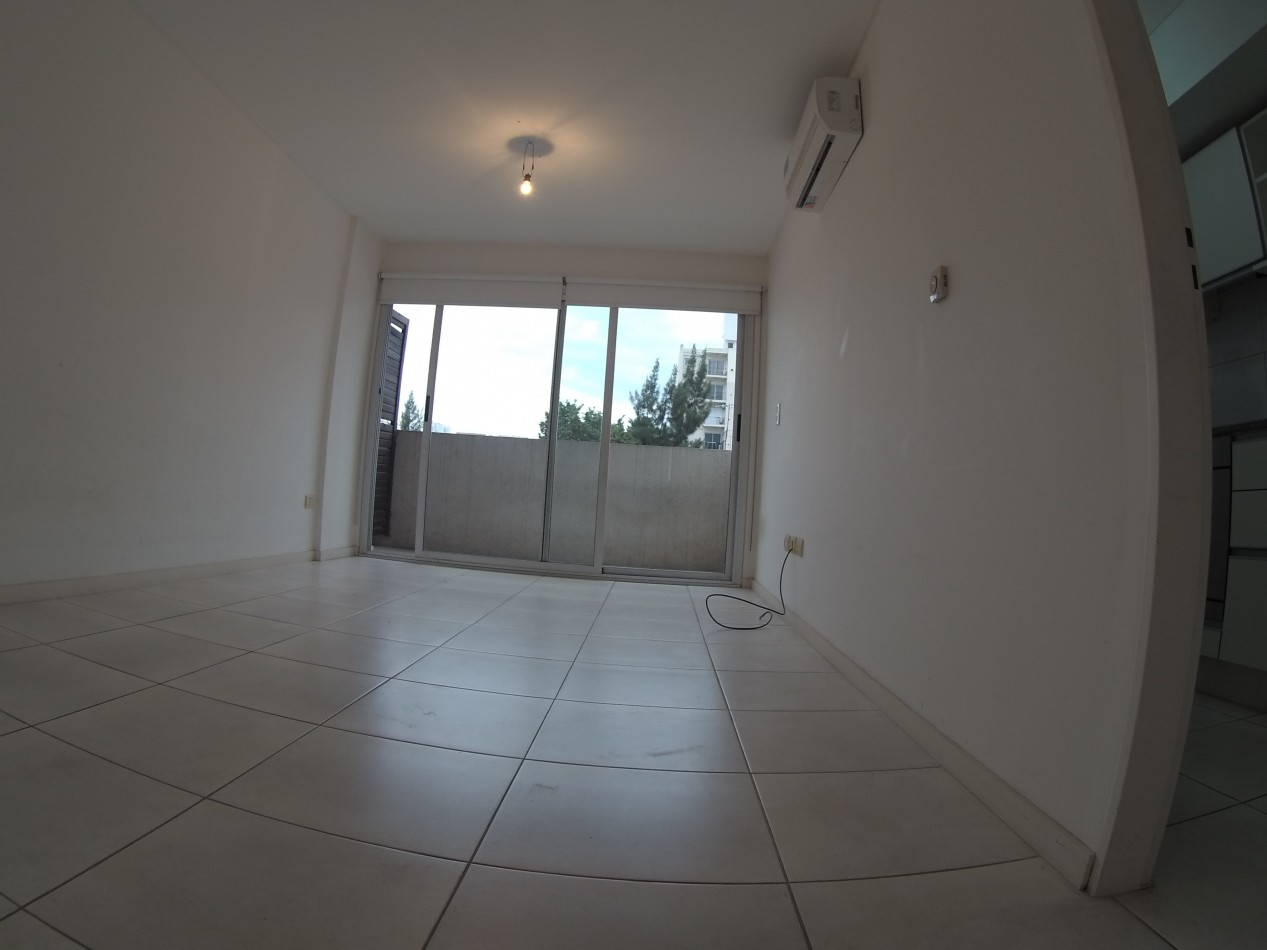 Venta departamento de dos ambientes en Castelar