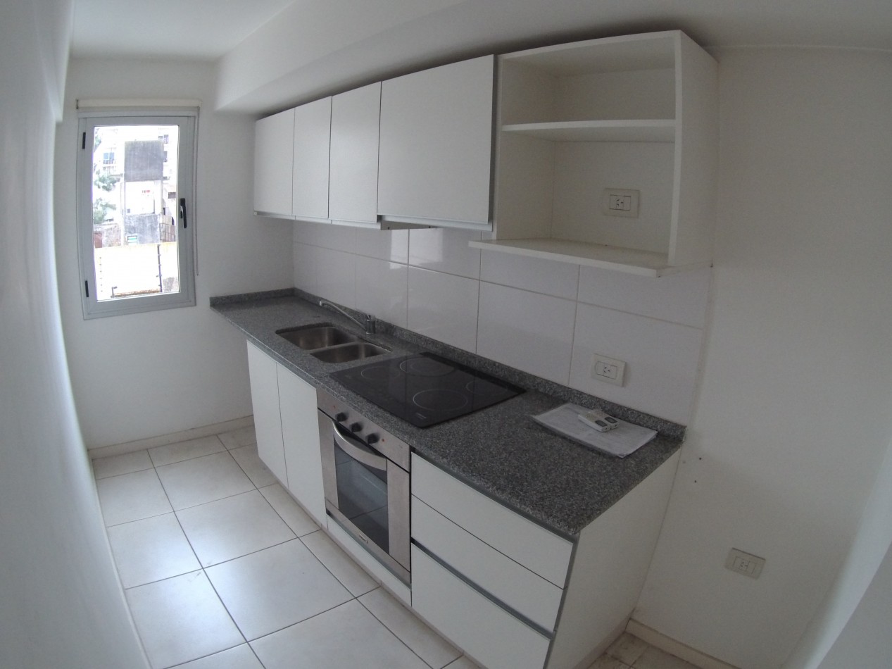 Venta departamento de dos ambientes en Castelar