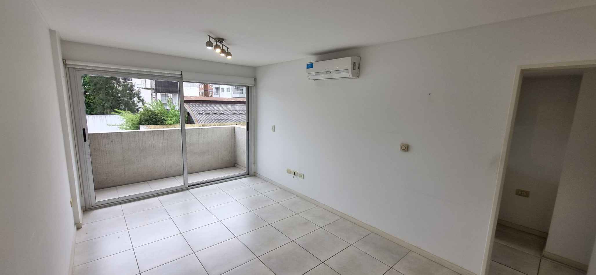 Venta departamento de dos ambientes en Castelar