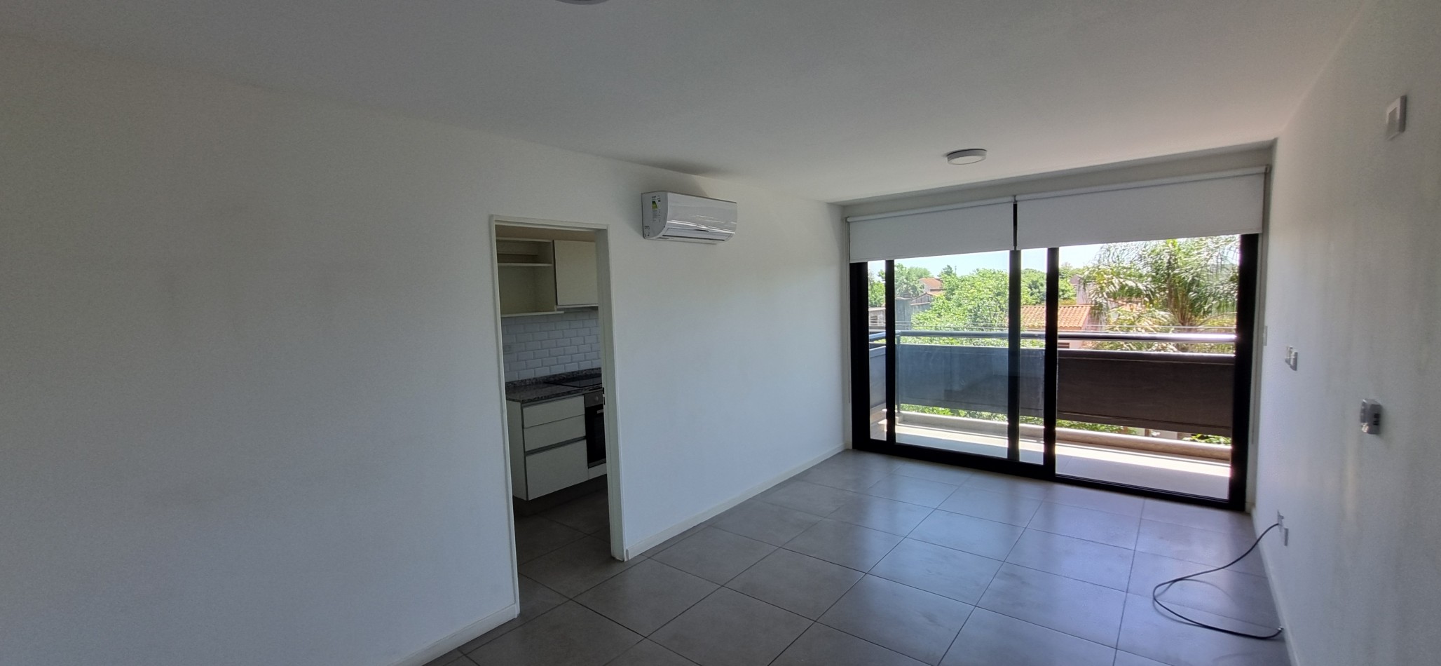 Alquiler departamento en Castelar Norte con cochera cubierta