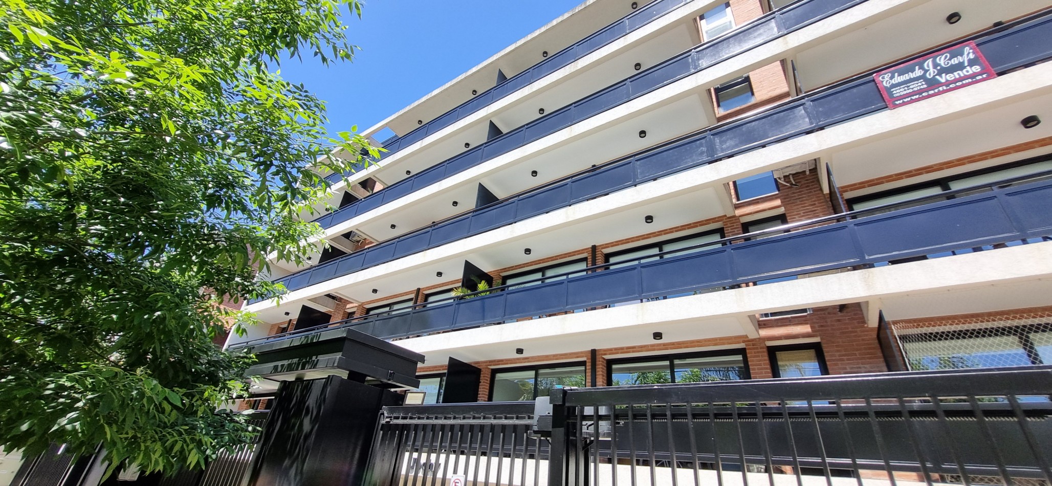 Alquiler departamento en Castelar Norte con cochera cubierta