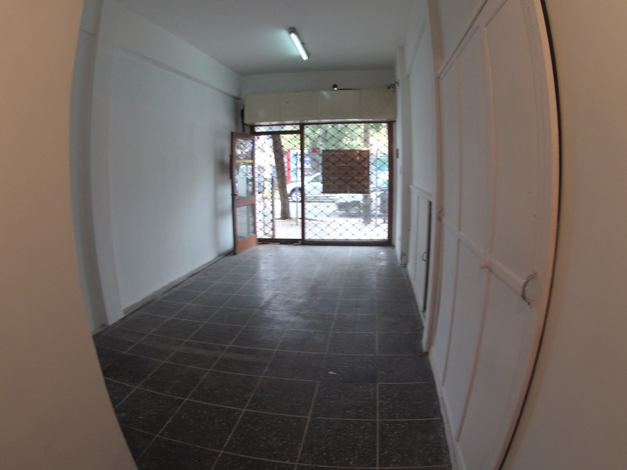 LOCAL EN VENTA - CASTELAR SUR