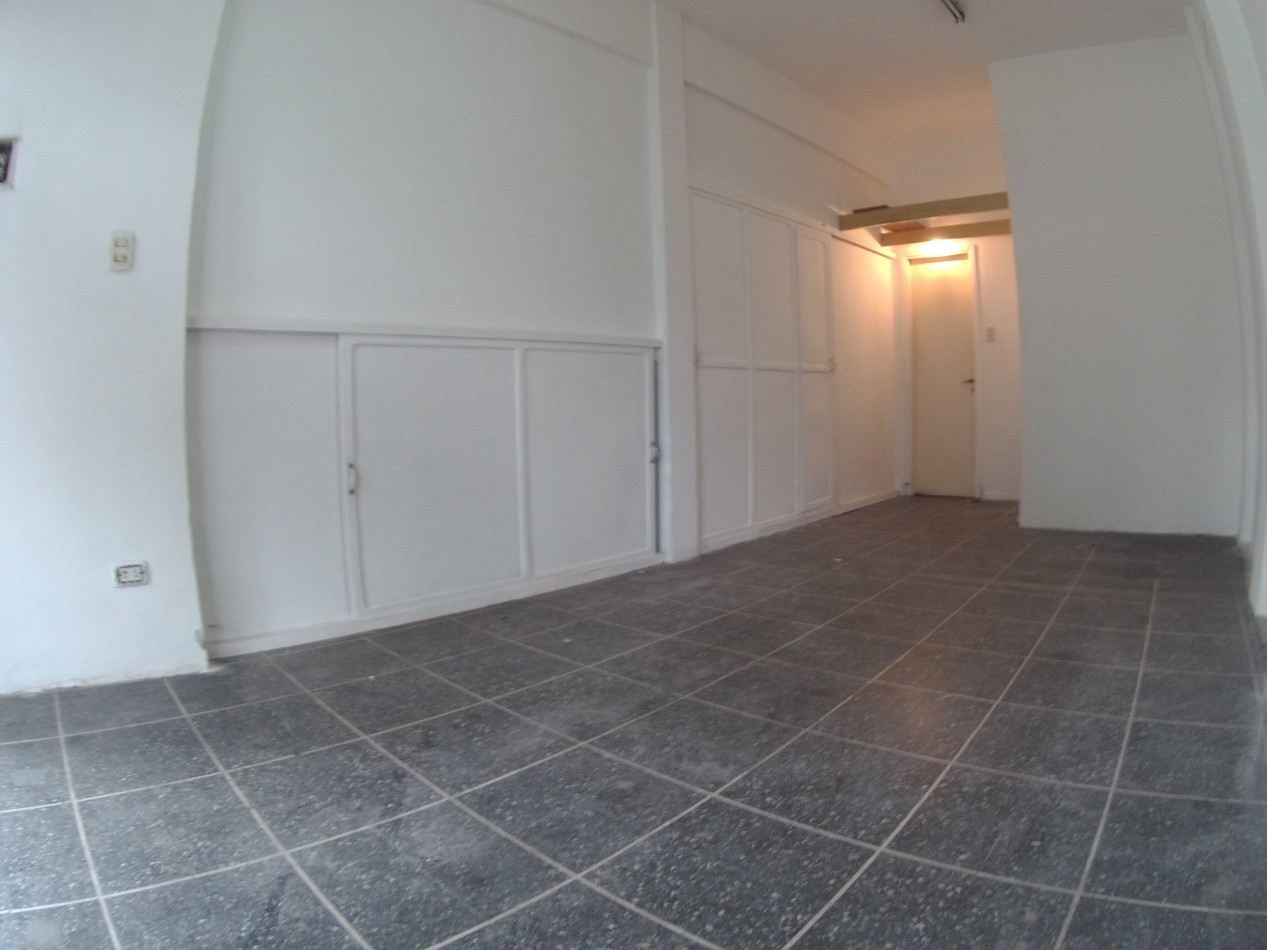 LOCAL EN VENTA - CASTELAR SUR