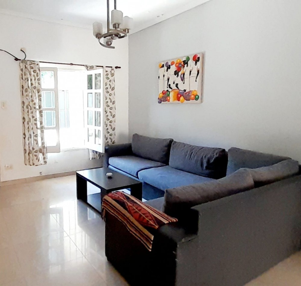 Casa con Departamento en Planta Alta - Moron