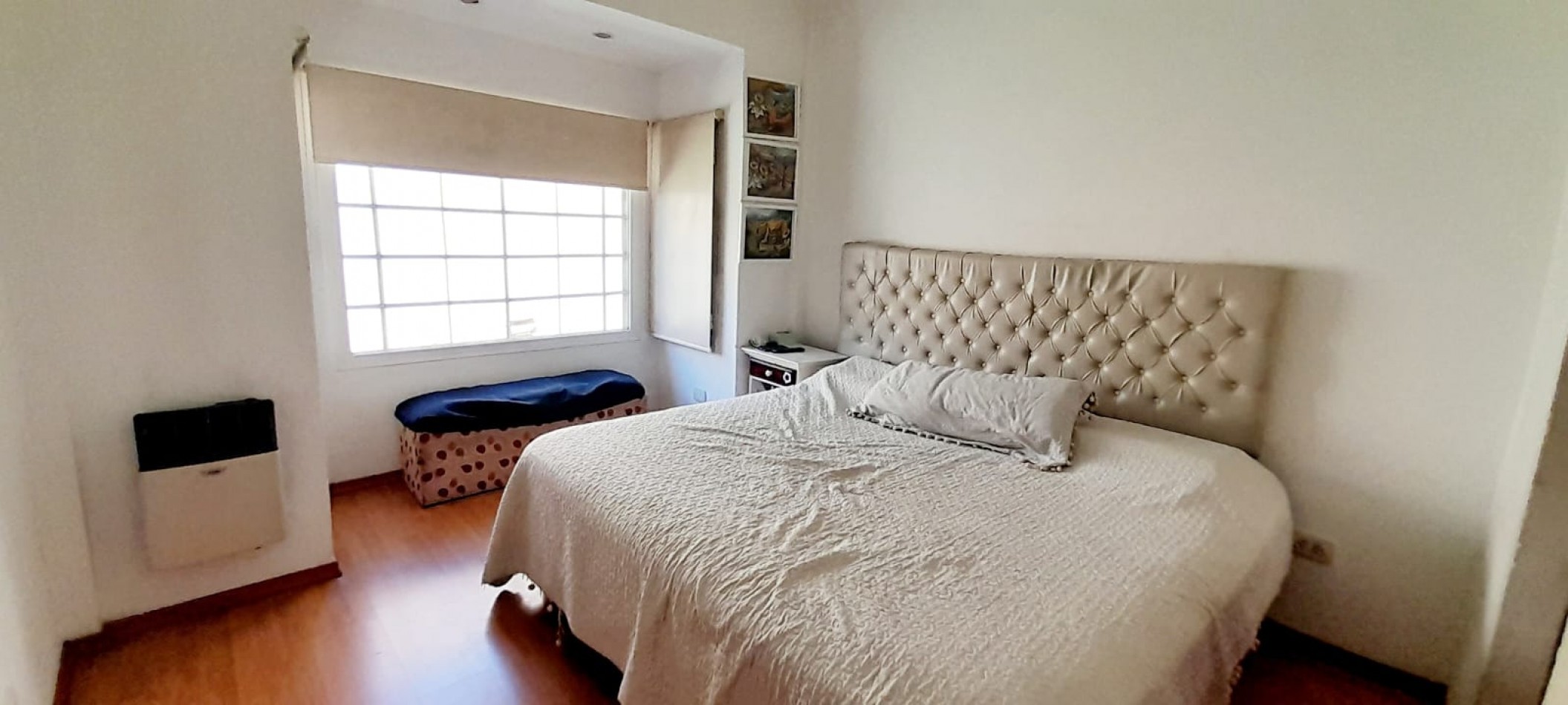 Casa con Departamento en Planta Alta - Moron