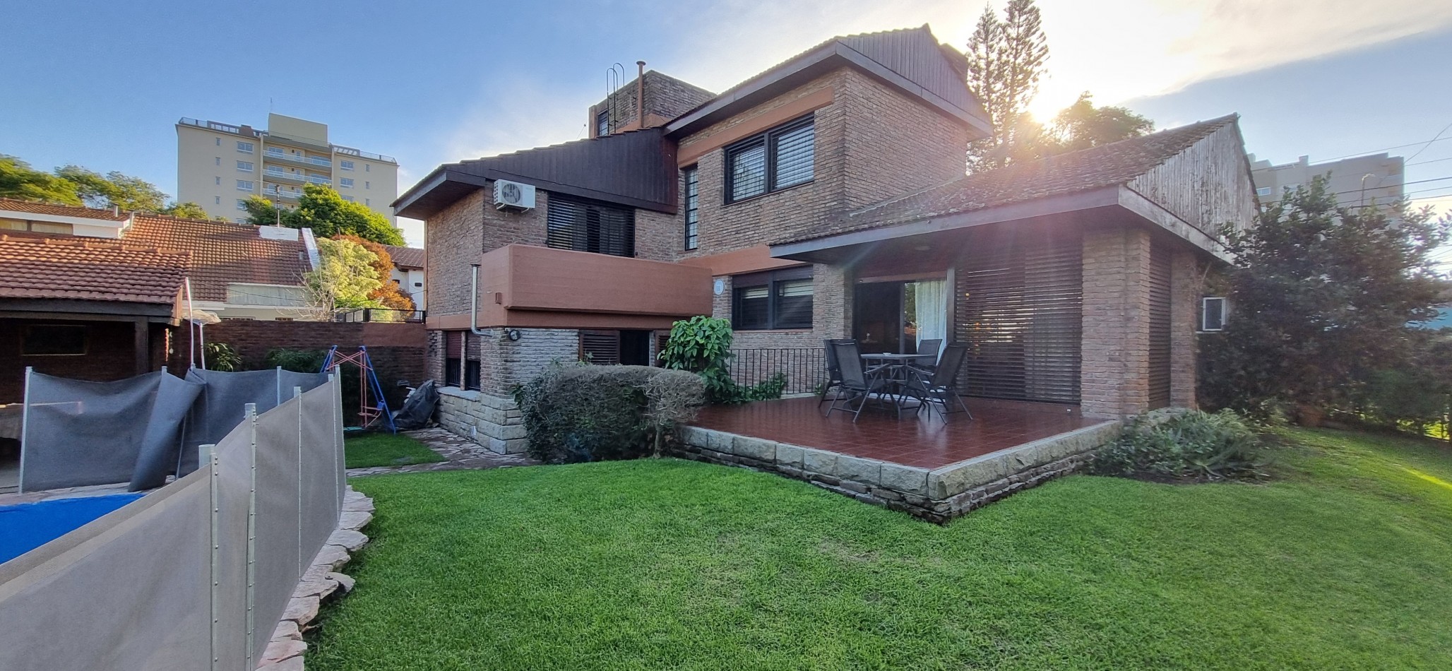 Chalet 5 Ambientes - VENTA - Ituzaingo