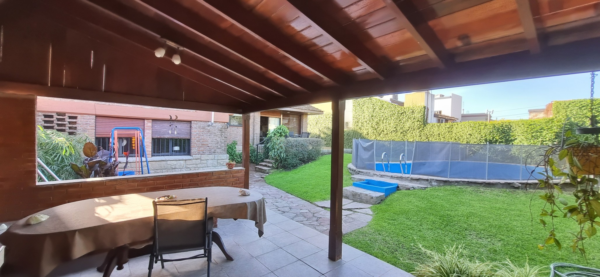Chalet 5 Ambientes - VENTA - Ituzaingo