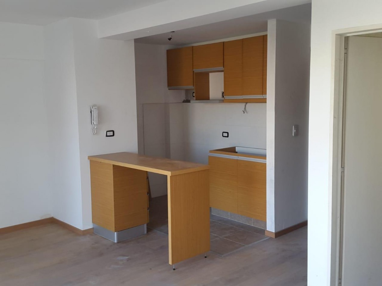 Monoambiente en alquiler en Moron Sur