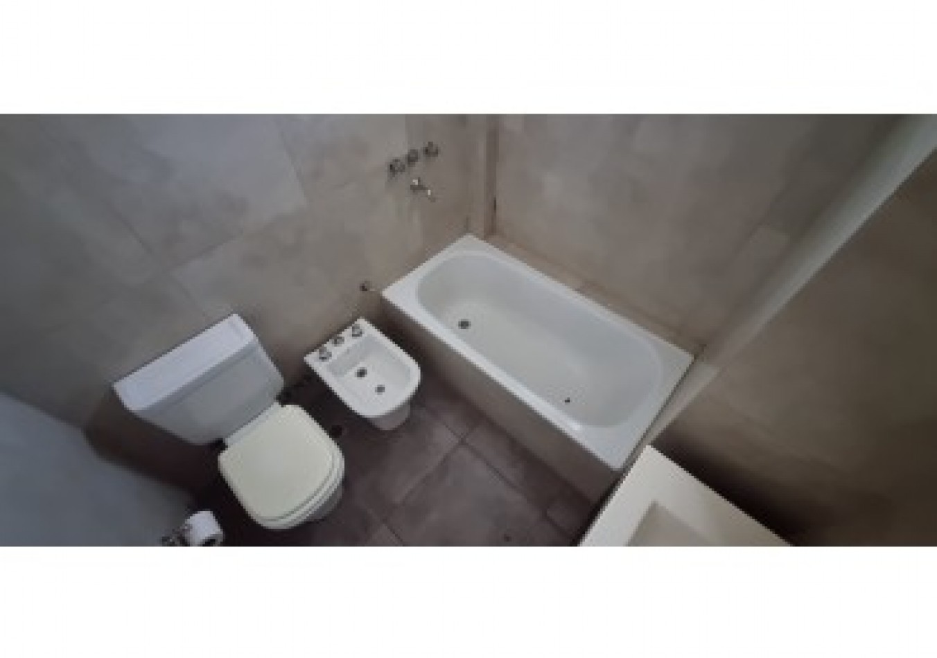 Departamento en alquiler de 2 amb. con cochera cubierta en Moron Sur