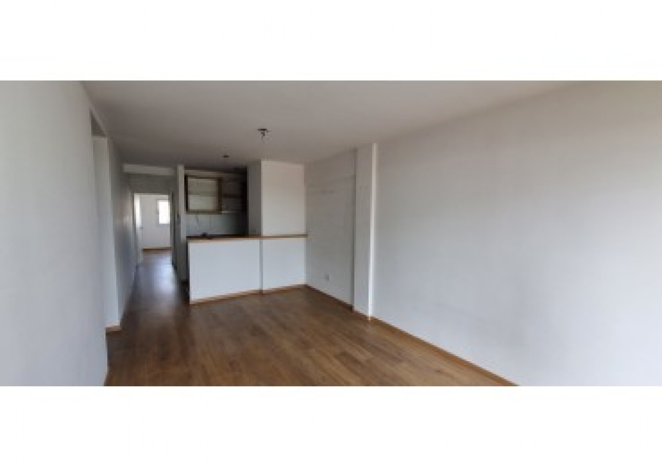 Departamento en alquiler de 2 amb. con cochera cubierta en Moron Sur