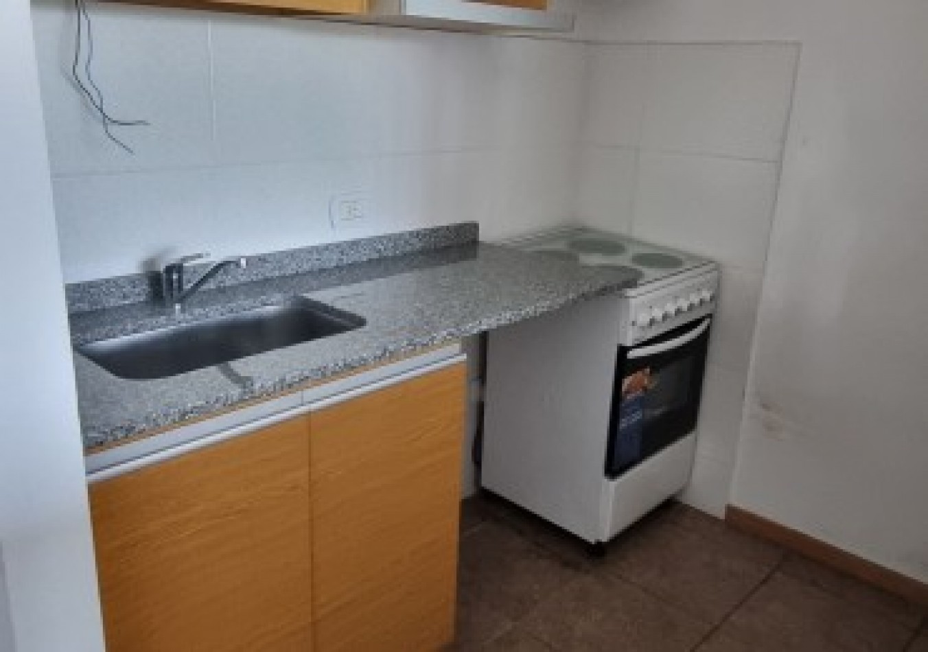 Departamento en alquiler de 2 amb. con cochera cubierta en Moron Sur