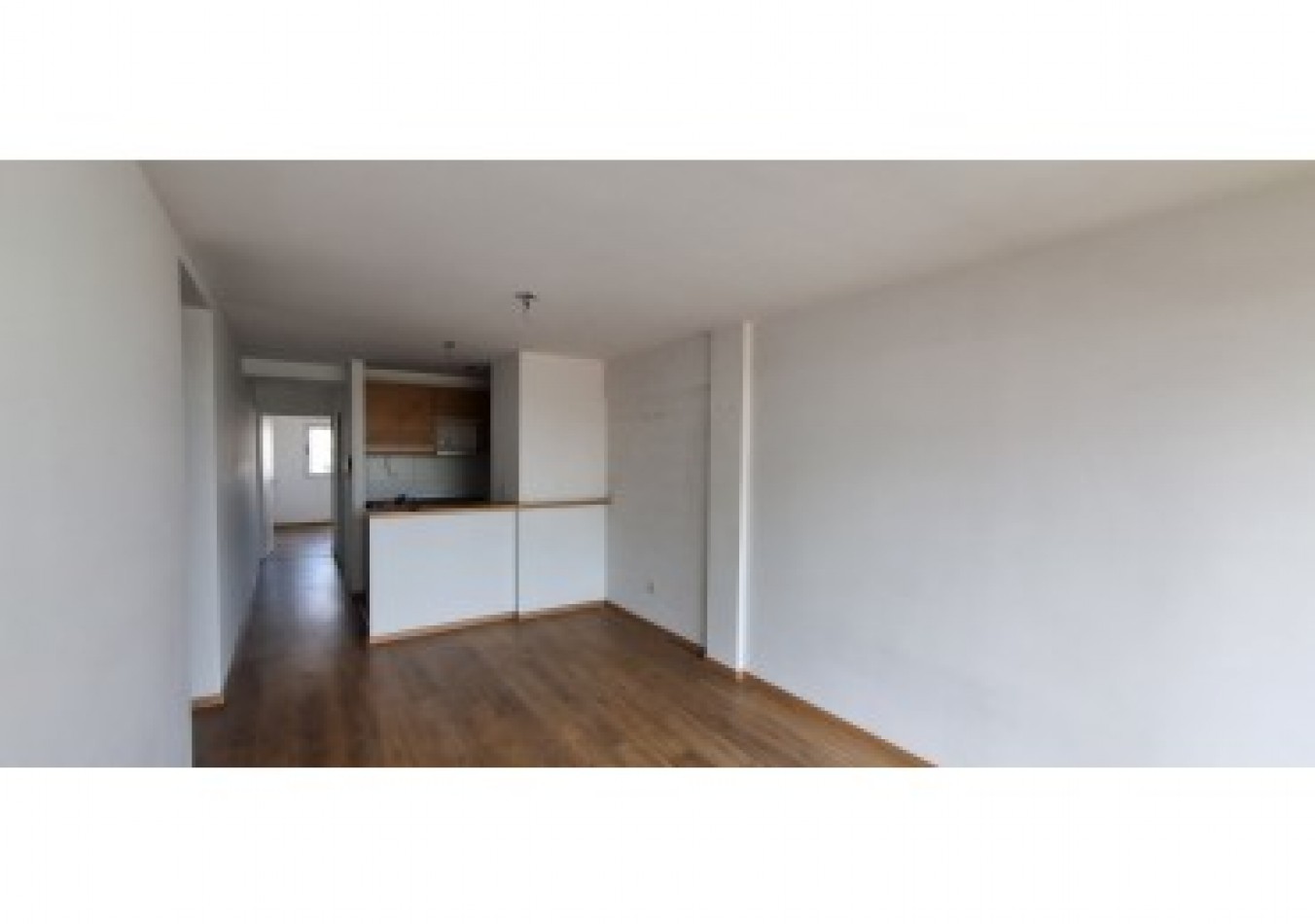 Departamento en alquiler de 2 amb. con cochera cubierta en Moron Sur
