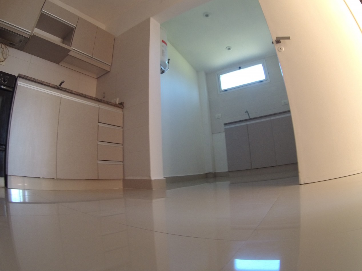 Departamento de 2 amb. en Castelar Norte
