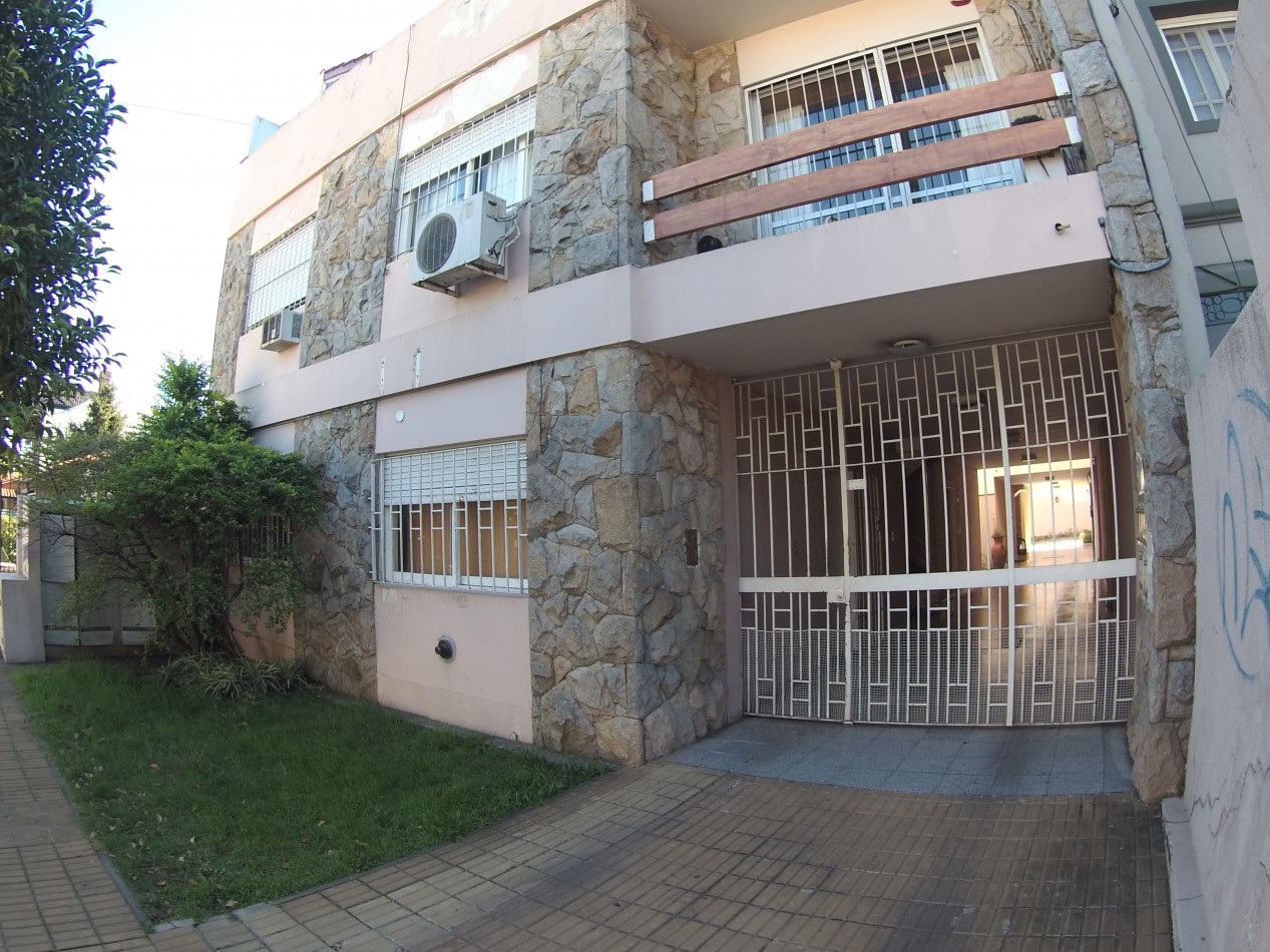 Departamento de 2 amb. en Castelar Norte