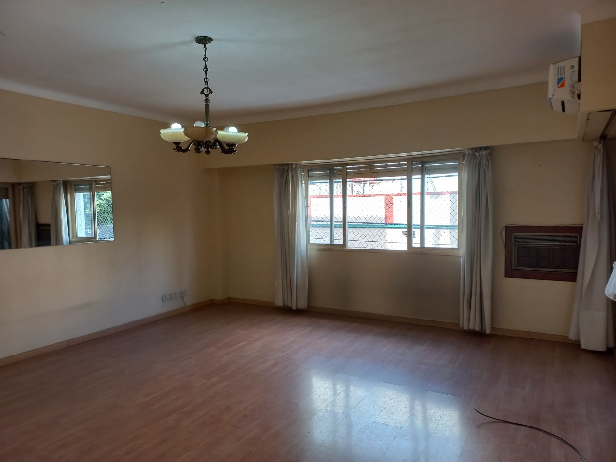 Departamento de 3 amb. con cochera cubierta en Ramos Mejia Norte