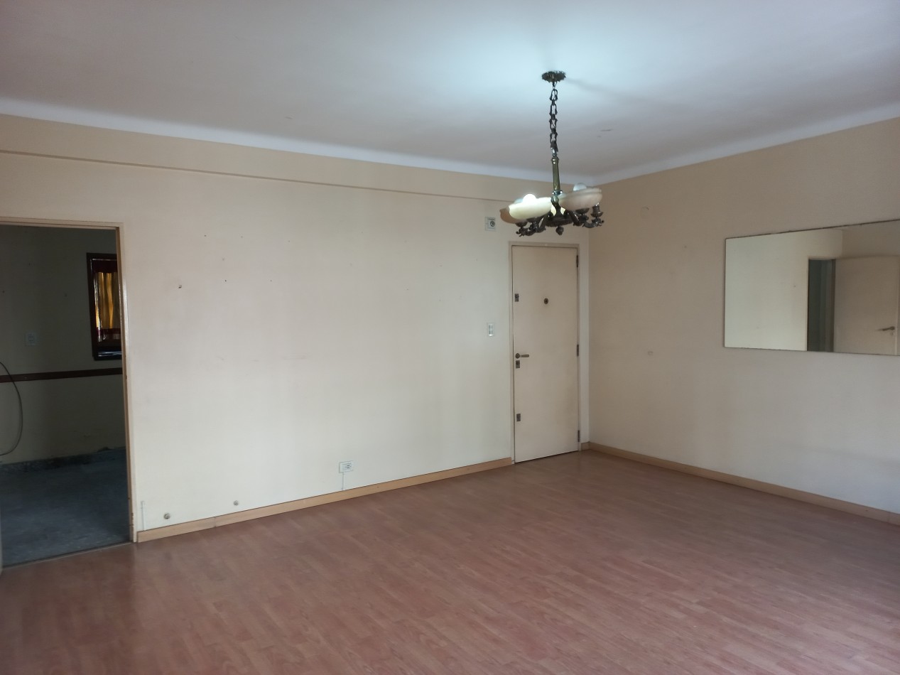 Departamento de 3 amb. con cochera cubierta en Ramos Mejia Norte