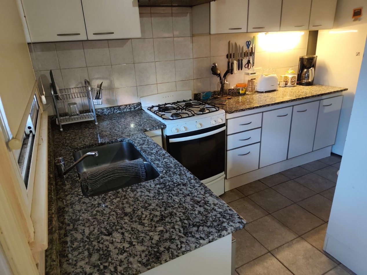 VENTA- Casa 5 ambientes -Moron 