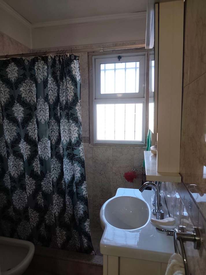 VENTA- Casa 5 ambientes -Moron 