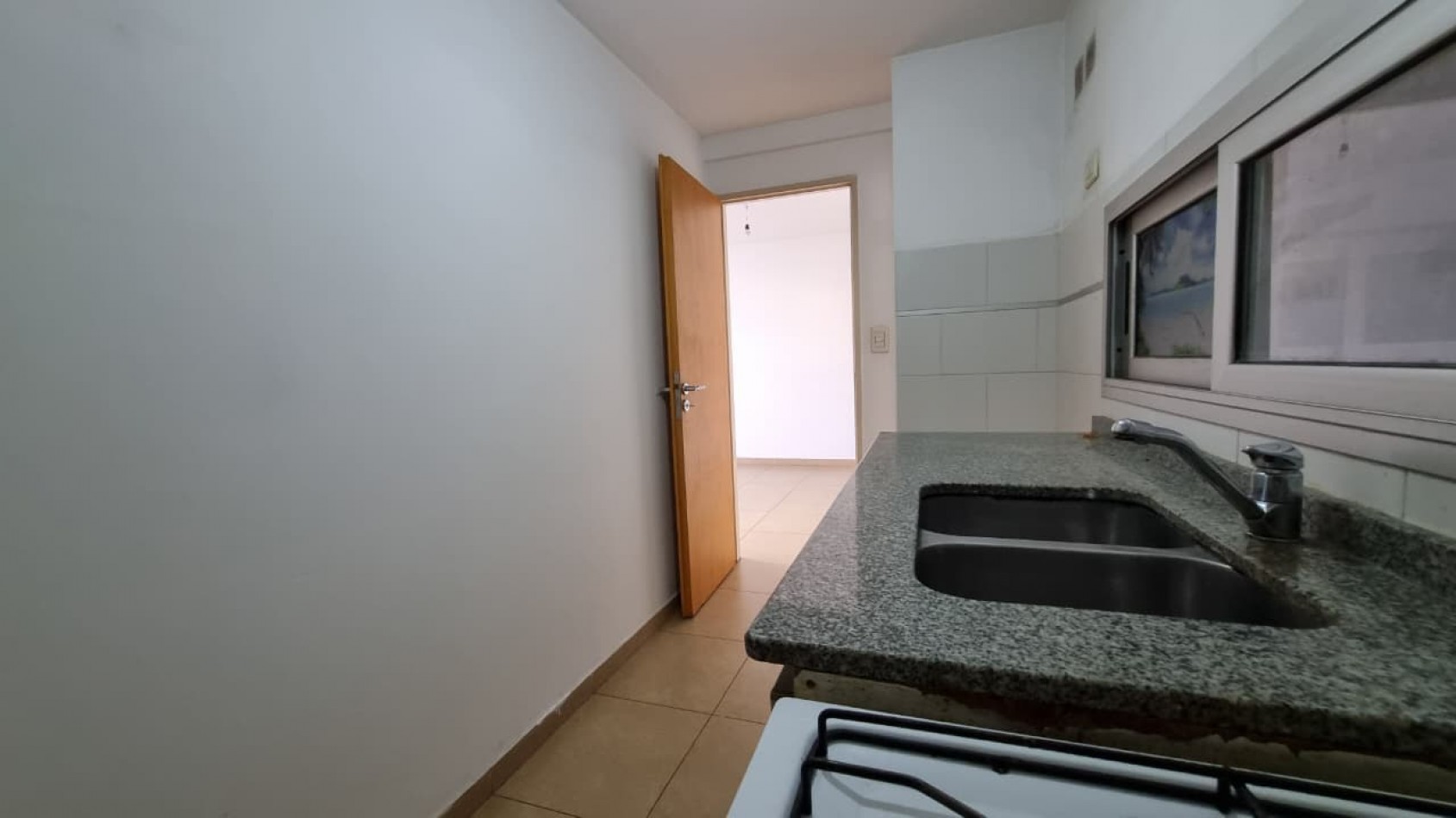 Departamento de 2 amb. con cochera cubierta en Moron Sur
