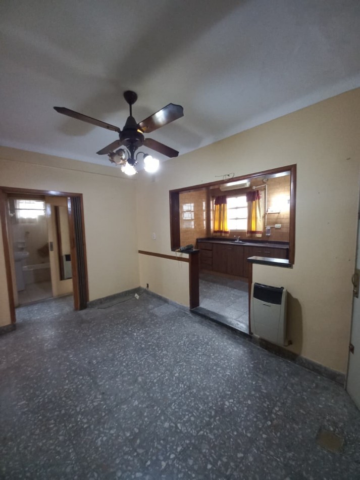 Oficina de 3 amb. en alquiler con cochera cubierta en Ramos Mejia Norte -