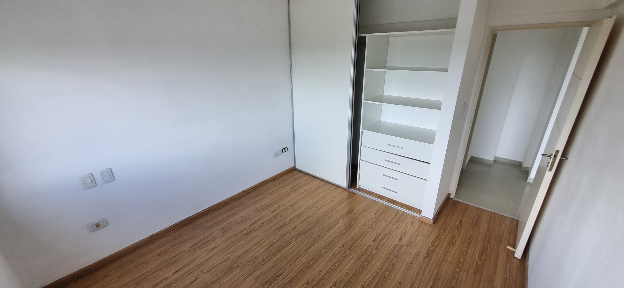 Departamento en alquiler en Castelar