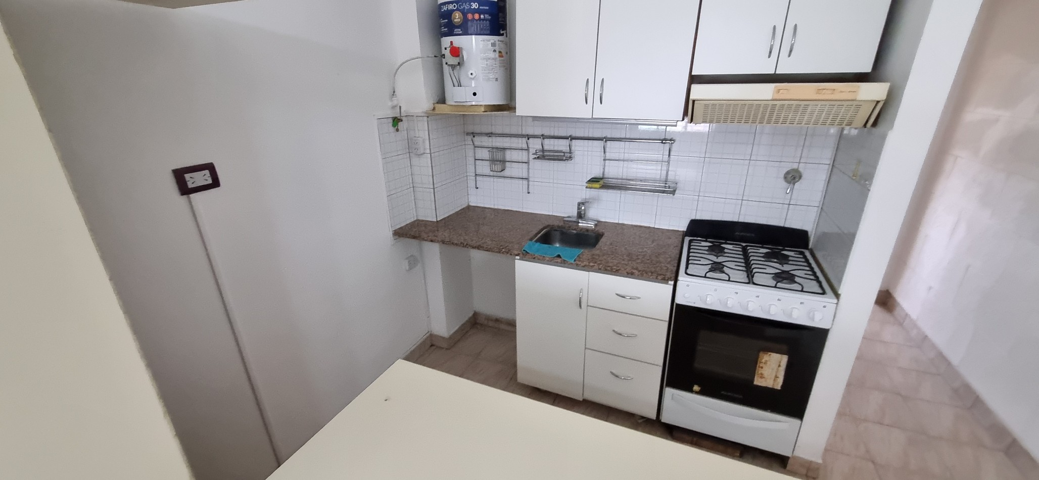 Venta de departamento de dos ambientes en Moron