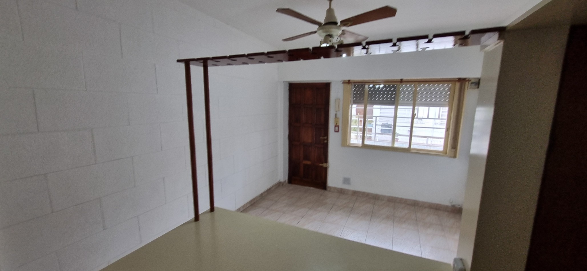 Venta de departamento de dos ambientes en Moron