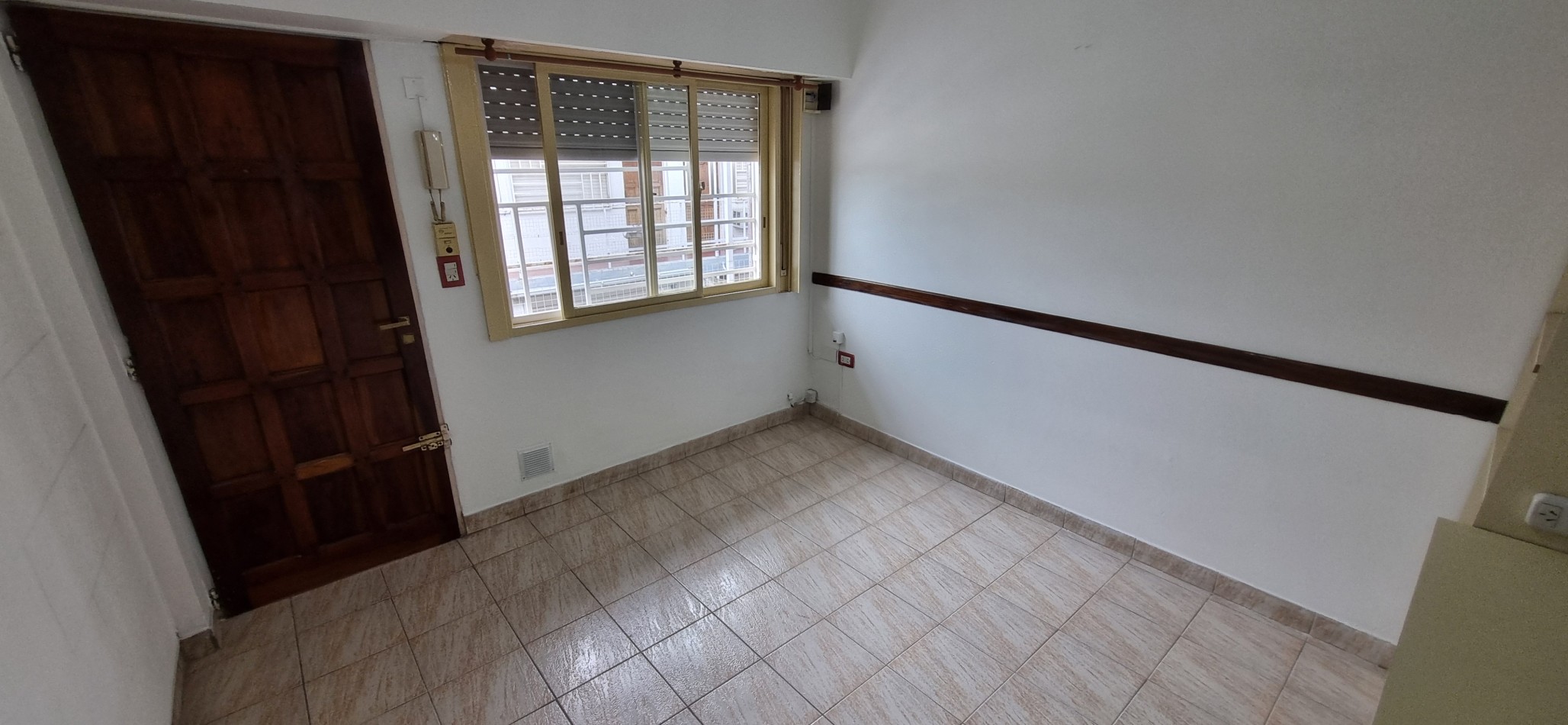 Venta de departamento de dos ambientes en Moron