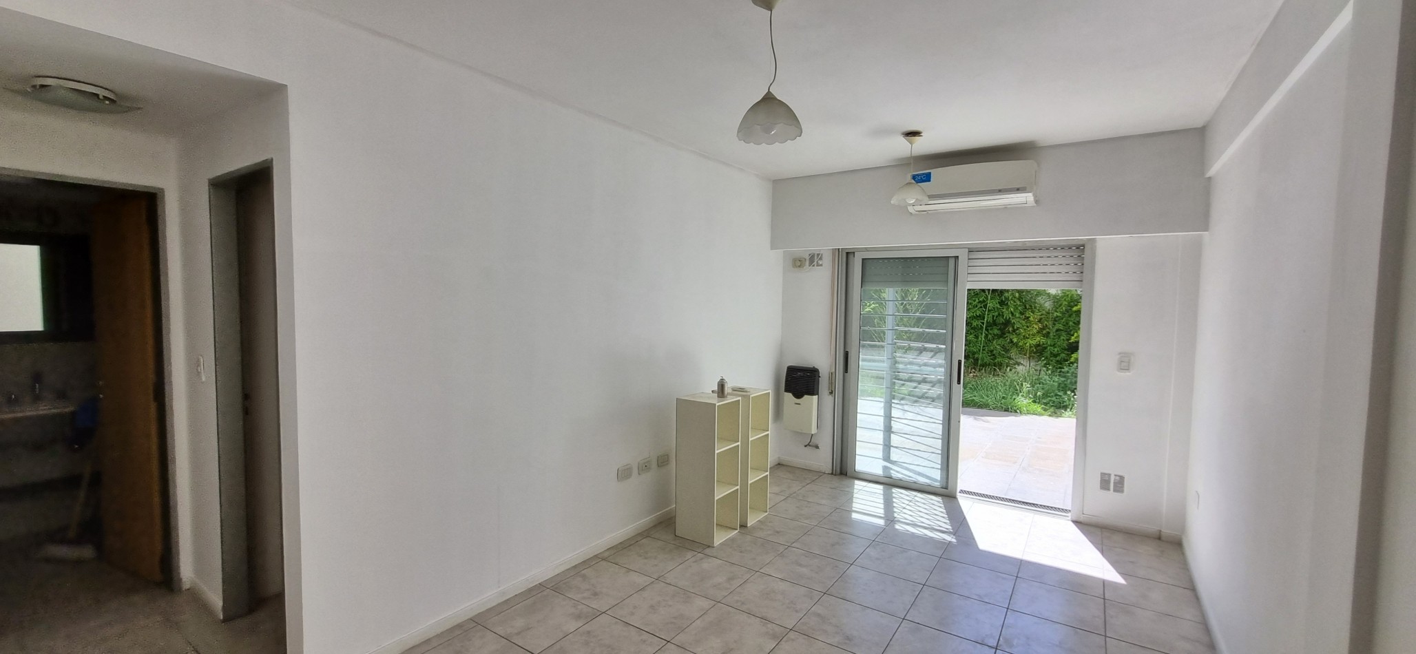 Departamento a la venta Castelar con patio, cochera y baulera