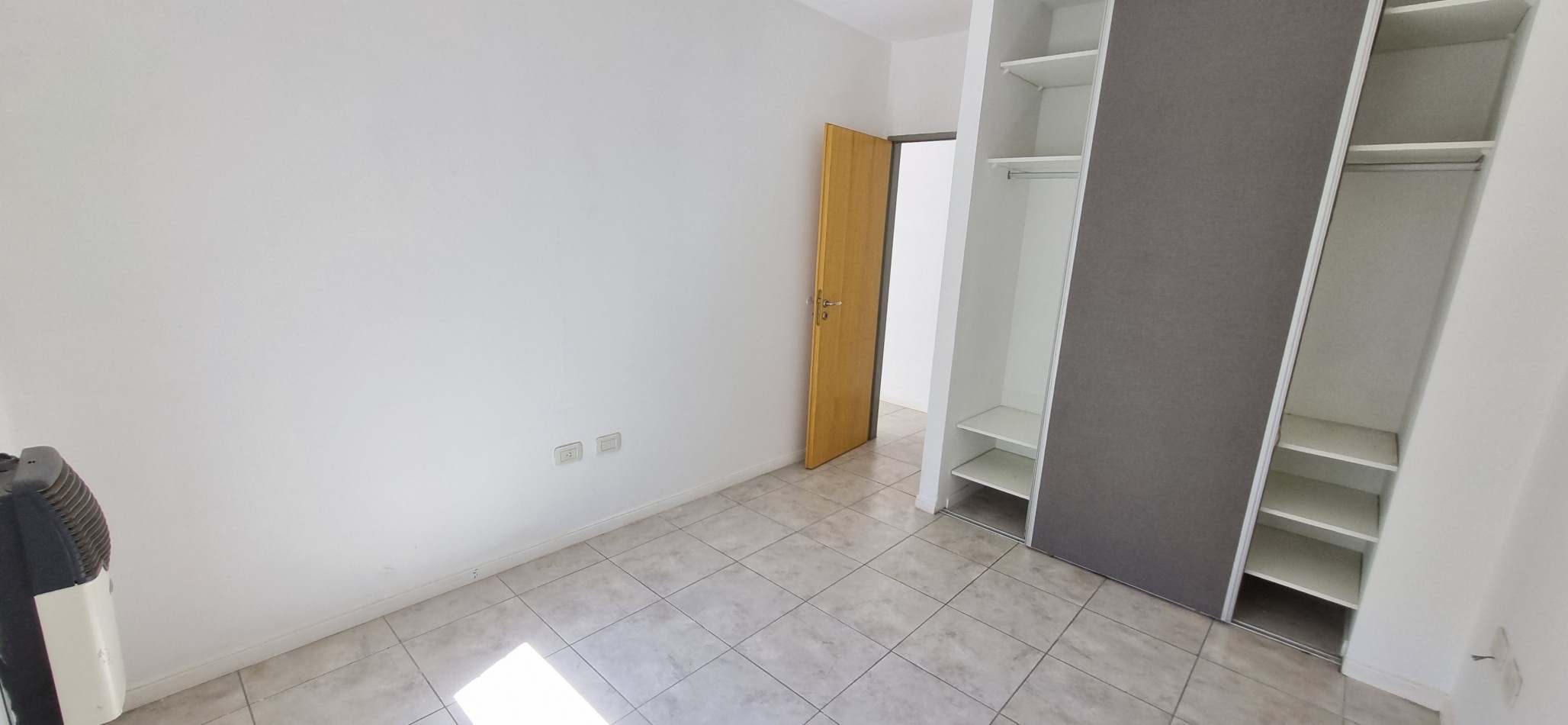 Departamento a la venta Castelar con patio, cochera y baulera