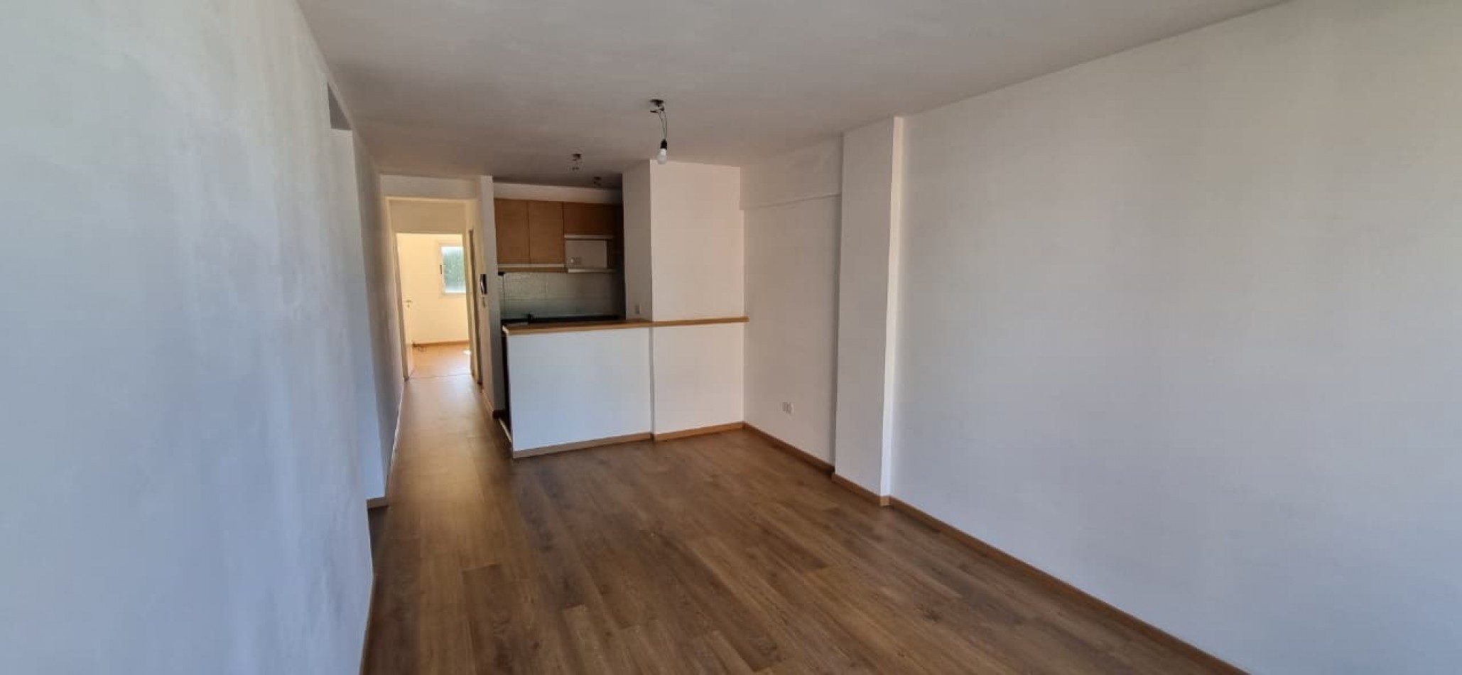 Departamento de 2 ambientes con cochera cubierta