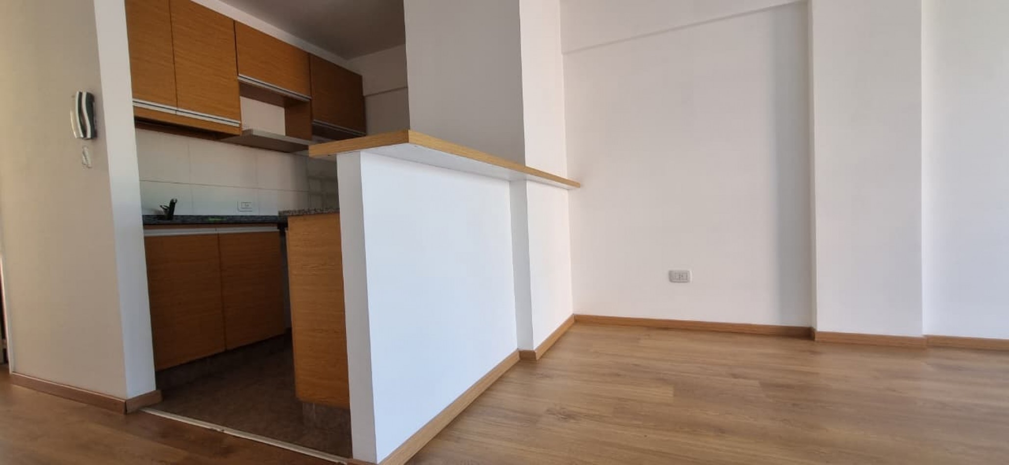 Departamento de 2 ambientes con cochera cubierta