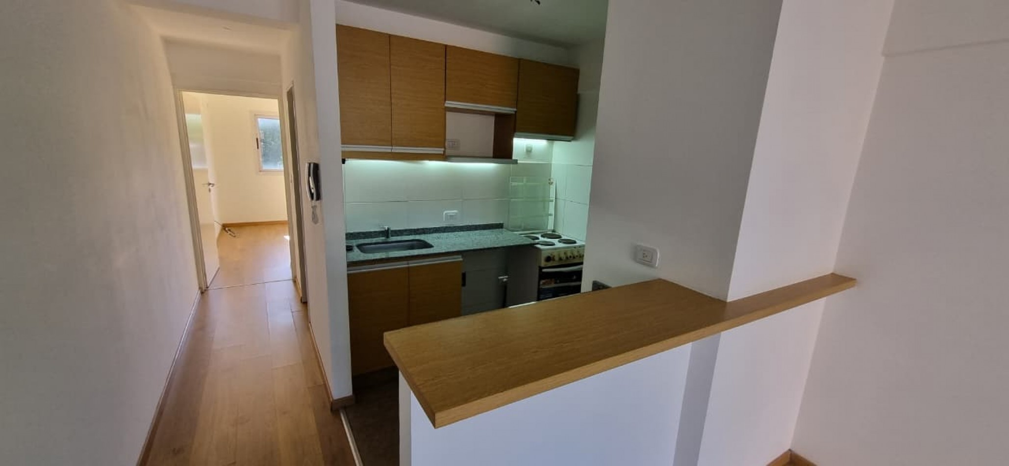 Departamento de 2 ambientes con cochera cubierta