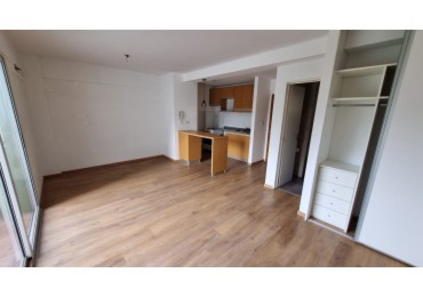 Monoambiente en alquiler en Moron Sur