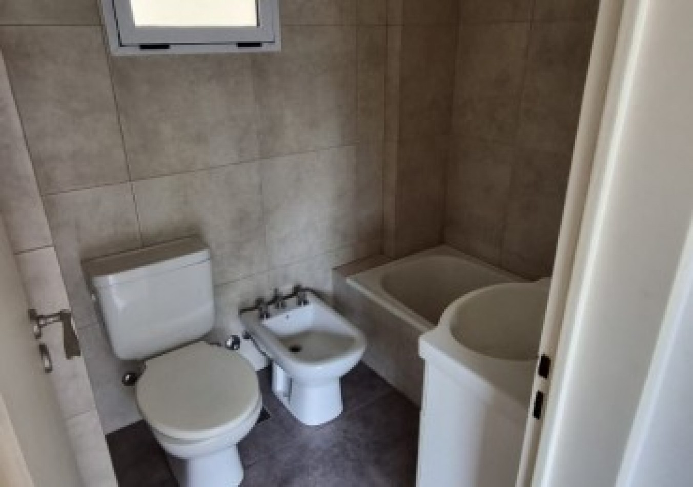 Monoambiente en alquiler en Moron Sur