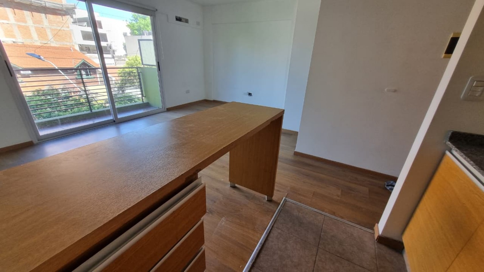 Monoambiente con cochera en Moron Sur