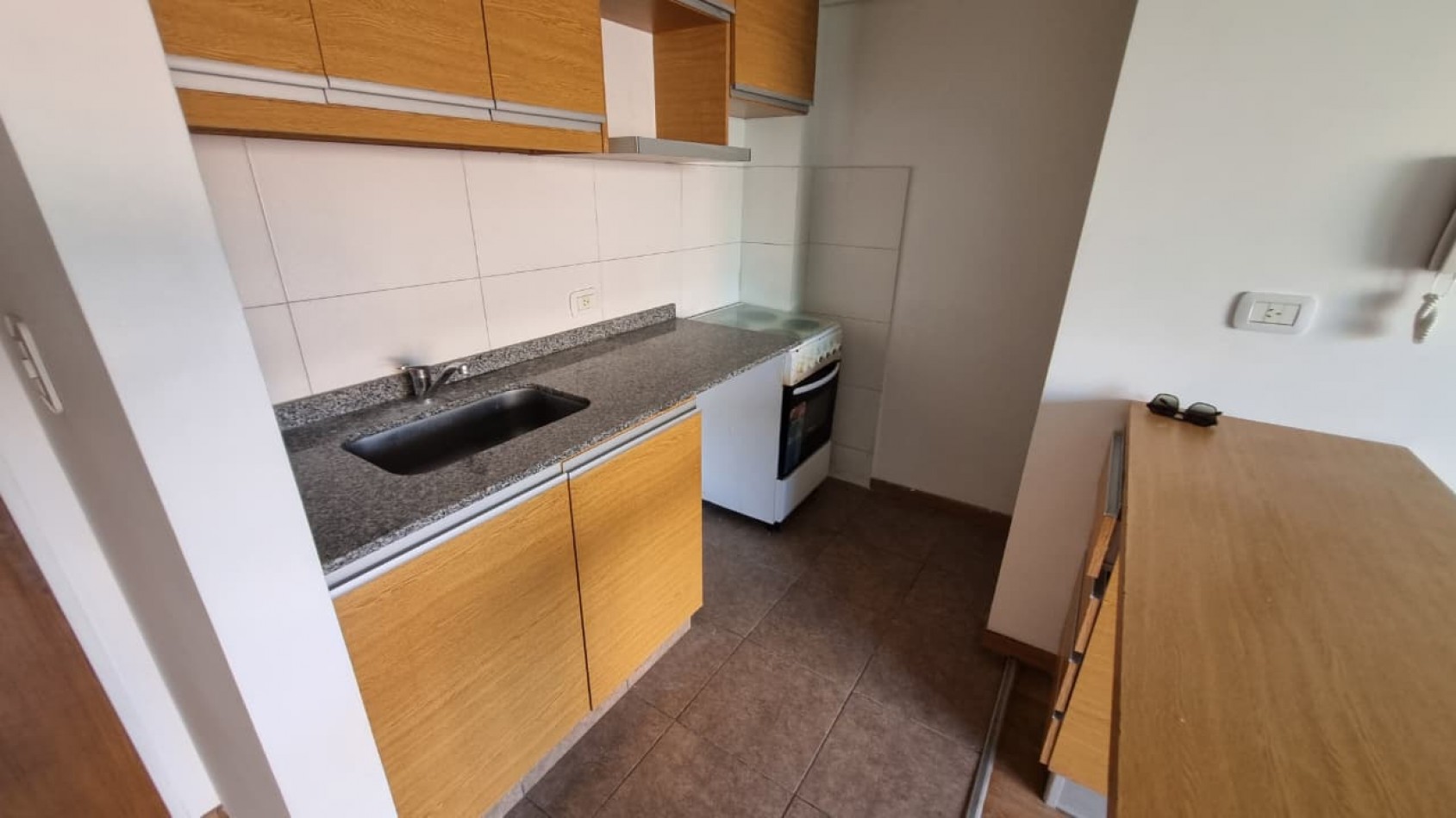 Monoambiente con cochera en Moron Sur