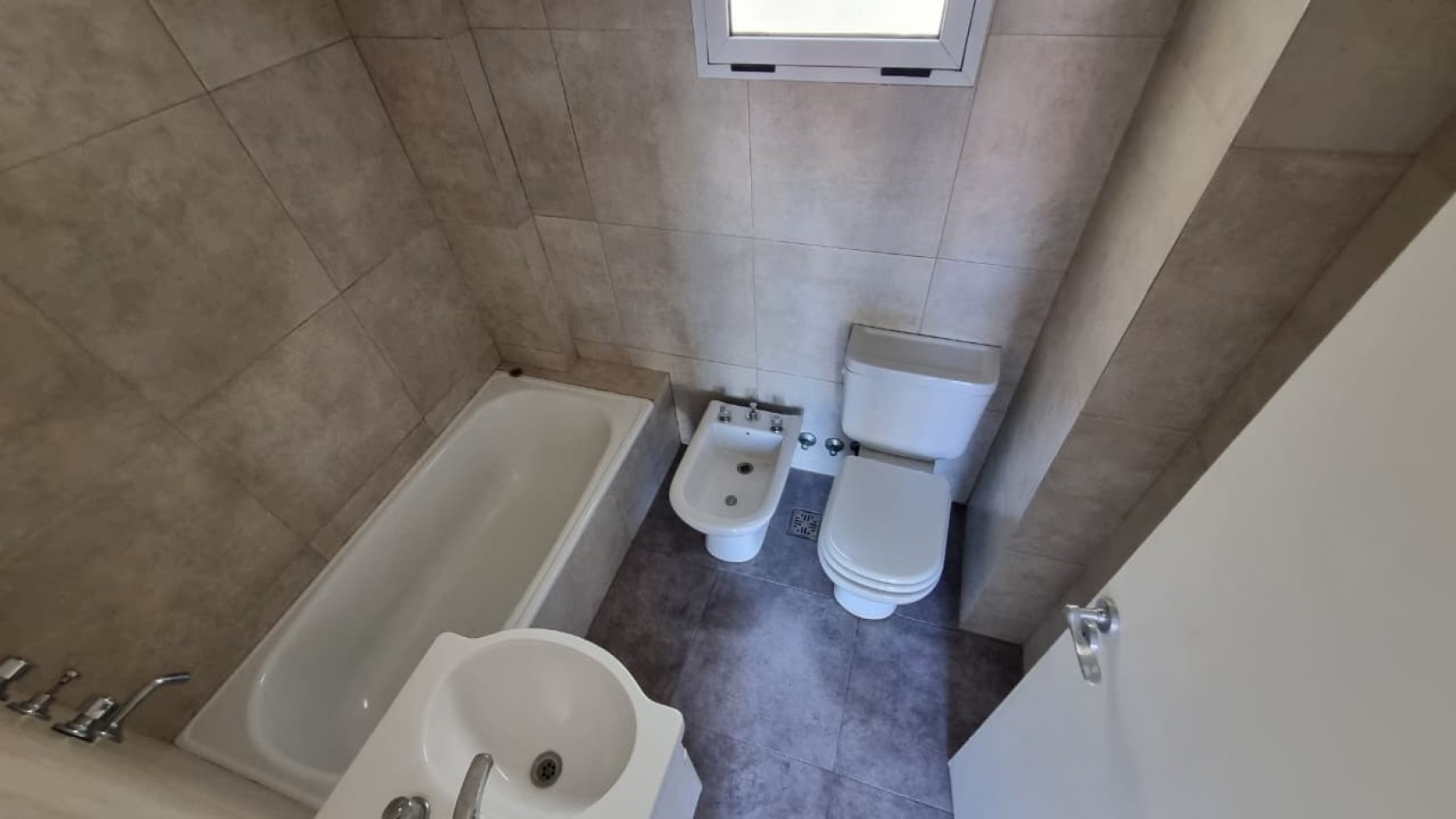 Monoambiente con cochera en Moron Sur