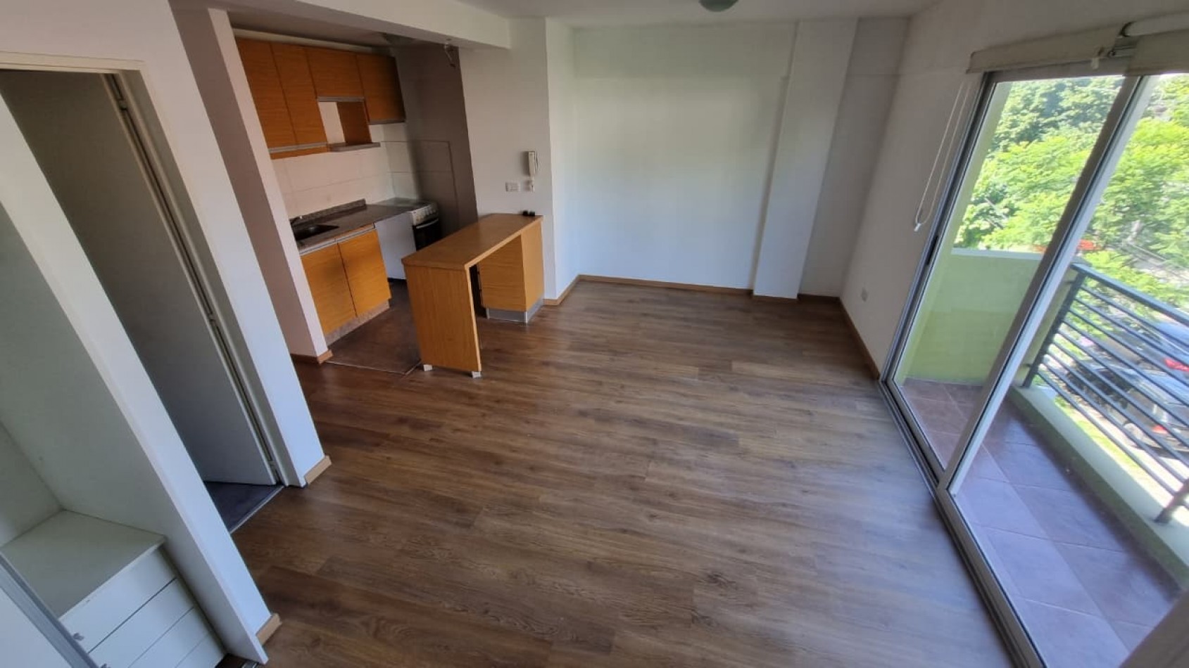 Monoambiente con cochera en Moron Sur