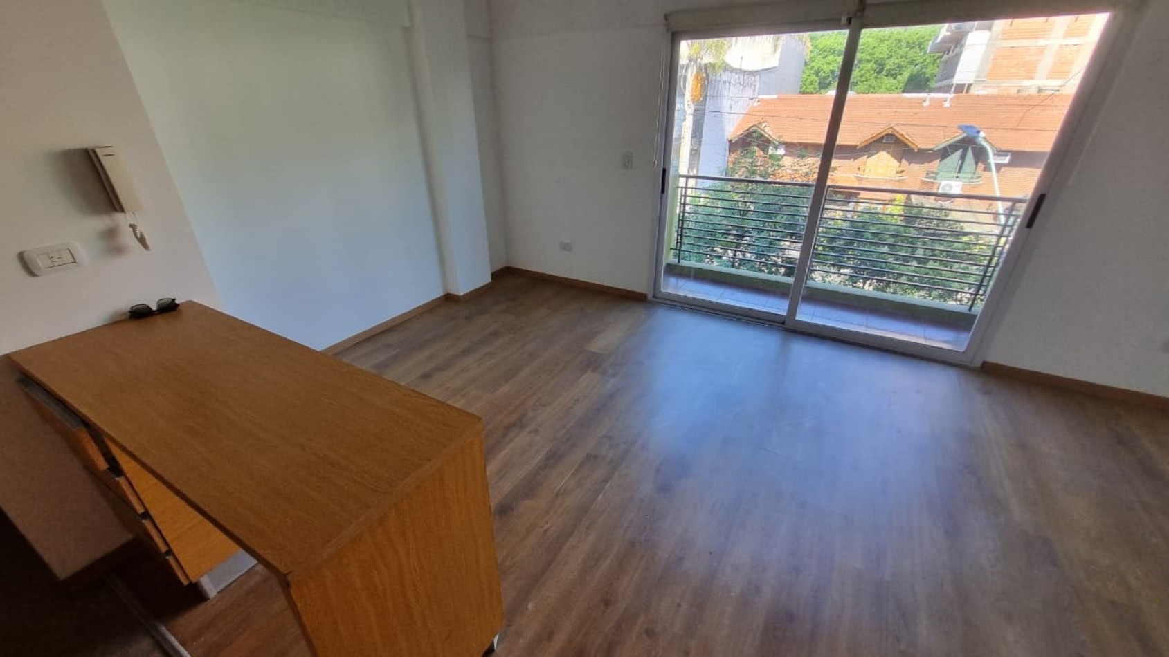 Monoambiente con cochera en Moron Sur